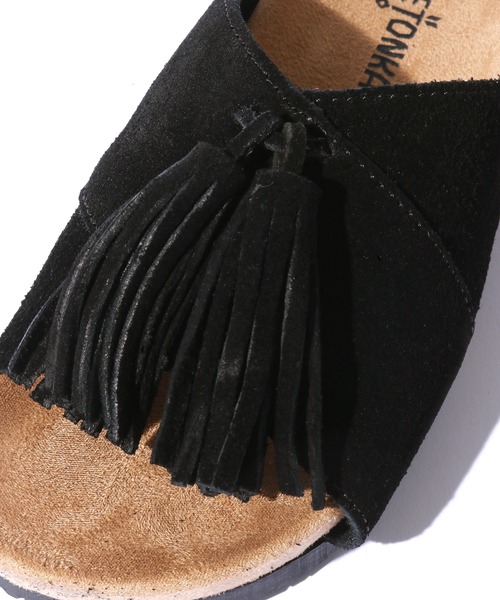 Minnetonka(ミネトンカ)の「MINNETONKA/ミネトンカ Mila スエード タッセル フラット サンダル(サンダル・レディース・ブラック/シルバーグレー/ベージュ・5/6/7/8)」の6枚目の写真