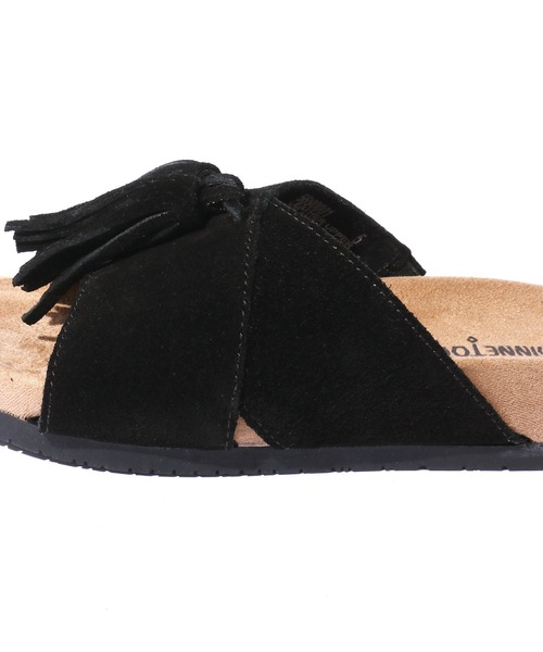 Minnetonka(ミネトンカ)の「MINNETONKA/ミネトンカ Mila スエード タッセル フラット サンダル(サンダル・レディース・ブラック/シルバーグレー/ベージュ・5/6/7/8)」の8枚目の写真