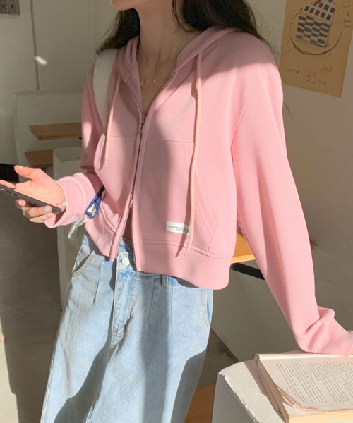 BEEDEN バックロゴ クロップド丈 ジップアップ パーカー FRONT LOGO ZIPUP HOODIE（パーカー）｜BEEDEN（ビーデン）の