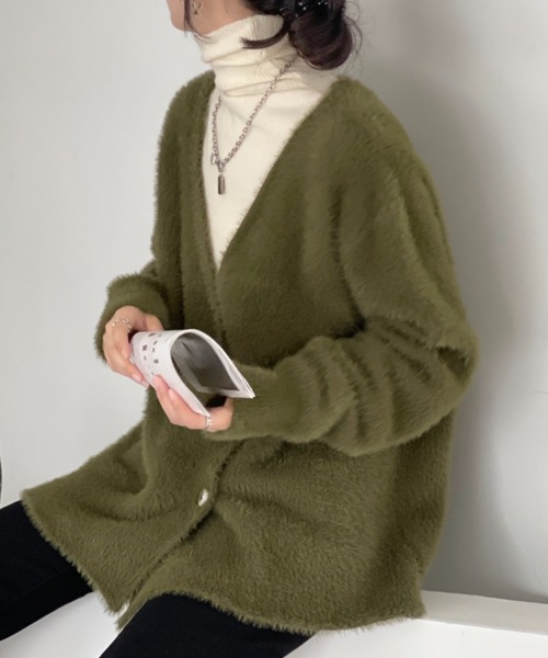 emi+(エミプラス)の「オーバーサイズダブルシャギー Vネックニット ショートカーディガン(カーディガン/ボレロ・レディース・ブラック/カーキ/モカ・FREE)」の6枚目の写真