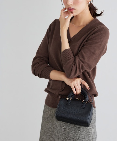 Pierrot（ピエロ）の「プレミアムカシミヤタッチカーディガン（カーディガン/ボレロ・レディース・ブラック/ピンク/アイボリー/モカ/オレンジ系その他/ロイヤルブルー/ネイビー/チャコール/ブルー/ブラウン/ライトグレー/ベビーピンク/グリーン系その他/ブルー系その他/ブラウン系・M/L/LL/3L）」の5枚目の写真