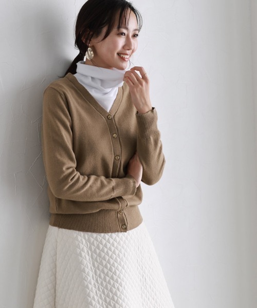 Pierrot（ピエロ）の「プレミアムカシミヤタッチカーディガン（カーディガン/ボレロ・レディース・ブラック/ピンク/アイボリー/モカ/オレンジ系その他/ロイヤルブルー/ネイビー/チャコール/ブルー/ブラウン/ライトグレー/ベビーピンク/グリーン系その他/ブルー系その他/ブラウン系・M/L/LL/3L）」の6枚目の写真