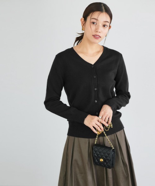 Pierrot（ピエロ）の「プレミアムカシミヤタッチカーディガン（カーディガン/ボレロ・レディース・ブラック/ピンク/アイボリー/モカ/オレンジ系その他/ロイヤルブルー/ネイビー/チャコール/ブルー/ブラウン/ライトグレー/ベビーピンク/グリーン系その他/ブルー系その他/ブラウン系・M/L/LL/3L）」の17枚目の写真