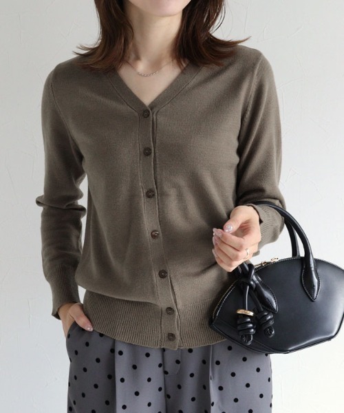 Pierrot（ピエロ）の「プレミアムカシミヤタッチカーディガン（カーディガン/ボレロ・レディース・ブラック/ピンク/アイボリー/モカ/オレンジ系その他/ロイヤルブルー/ネイビー/チャコール/ブルー/ブラウン/ライトグレー/ベビーピンク/グリーン系その他/ブルー系その他/ブラウン系・M/L/LL/3L）」の18枚目の写真