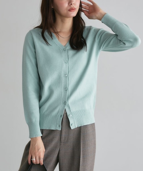 Pierrot（ピエロ）の「プレミアムカシミヤタッチカーディガン（カーディガン/ボレロ・レディース・ブラック/ピンク/アイボリー/モカ/オレンジ系その他/ロイヤルブルー/ネイビー/チャコール/ブルー/ブラウン/ライトグレー/ベビーピンク/グリーン系その他/ブルー系その他/ブラウン系・M/L/LL/3L）」の21枚目の写真