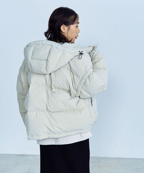 fredy emue（フレディエミュ）の「オーバーサイズダウンコート（ダウンジャケット/コート・レディース・ライトグレー/ブラック/パープル/ブラウン・38）」の22枚目の写真