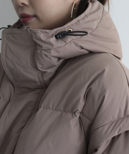 fredy emue（フレディエミュ）の「オーバーサイズダウンコート（ダウンジャケット/コート・レディース・ライトグレー/ブラック/パープル/ブラウン・38）」の17枚目の写真