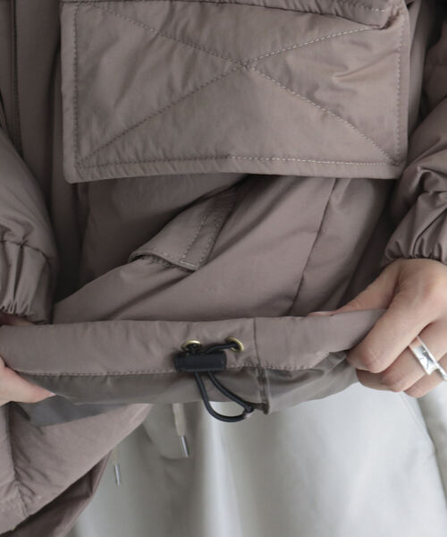 fredy emue（フレディエミュ）の「オーバーサイズダウンコート（ダウンジャケット/コート・レディース・ライトグレー/ブラック/パープル/ブラウン・38）」の13枚目の写真