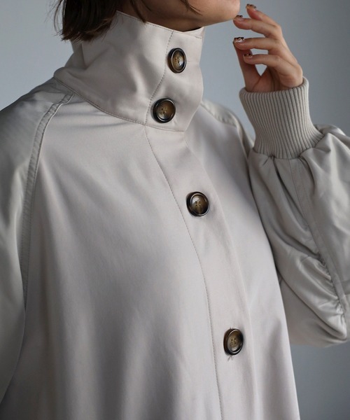 r.（アールドット）の「異素材MIX スタンドカラーミリタリーコート（ミリタリージャケット・レディース・ブラック/カーキ/グレイッシュベージュ/キナリ・FREE）」の8枚目の写真