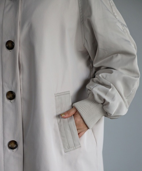 r.（アールドット）の「異素材MIX スタンドカラーミリタリーコート（ミリタリージャケット・レディース・ブラック/カーキ/グレイッシュベージュ/キナリ・FREE）」の10枚目の写真