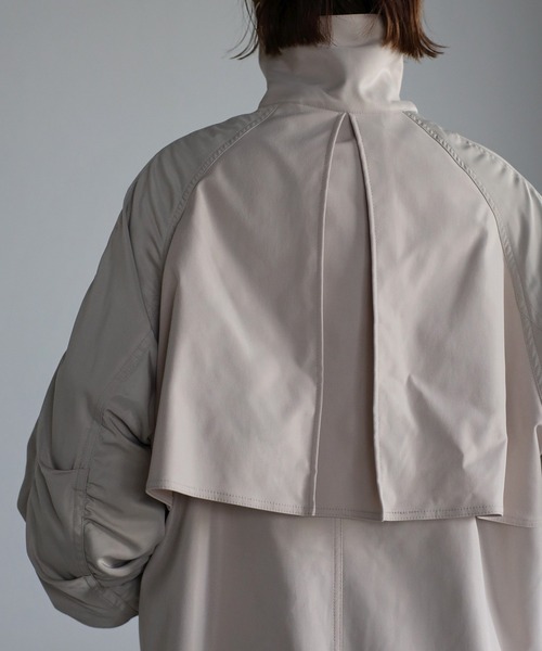 r.（アールドット）の「異素材MIX スタンドカラーミリタリーコート（ミリタリージャケット・レディース・ブラック/カーキ/グレイッシュベージュ/キナリ・FREE）」の11枚目の写真