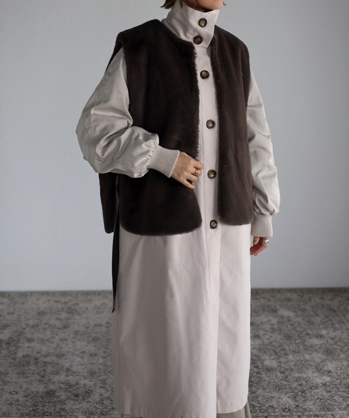 r.（アールドット）の「異素材MIX スタンドカラーミリタリーコート（ミリタリージャケット・レディース・ブラック/カーキ/グレイッシュベージュ/キナリ・FREE）」の14枚目の写真