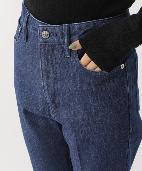 A part by（アパートバイ）の「【S/Mサイズ展開】フレアデニムパンツ（デニムパンツ・レディース・ネイビー/ブルー・SMALL/MEDIUM）」の12枚目の写真