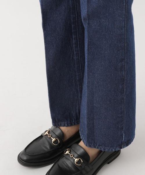 A part by（アパートバイ）の「【S/Mサイズ展開】フレアデニムパンツ（デニムパンツ・レディース・ネイビー/ブルー・SMALL/MEDIUM）」の13枚目の写真