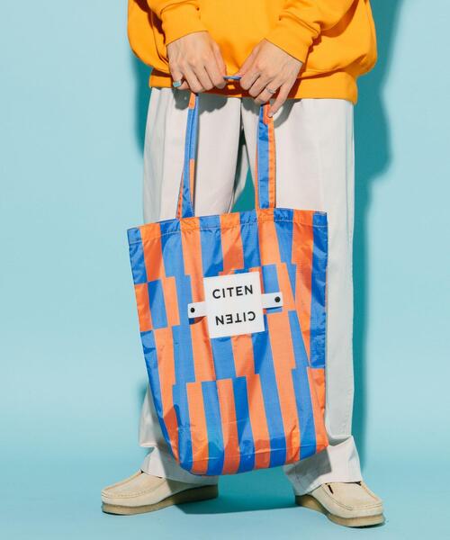 CITEN（シテン）の「＜CITEN＞くるくるパッチン ストライプ トートバッグ（エコバッグ/サブバッグ・レディース・ブラック/ケリーグリーン/コバルトブルー/ピンク・FREE）」の4枚目の写真