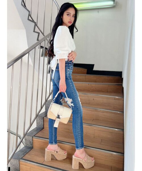 GYDA（ジェイダ）の「BACKリボン スクエアネックブラウス（シャツ/ブラウス・レディース・ブラック/オフホワイト・FREE）」の8枚目の写真