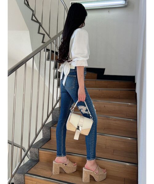 GYDA（ジェイダ）の「BACKリボン スクエアネックブラウス（シャツ/ブラウス・レディース・ブラック/オフホワイト・FREE）」の12枚目の写真