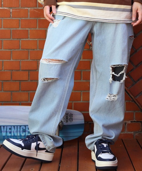 8(eight)(エイト)の「ダメージデニムワイドパンツ(デニムパンツ・メンズ・サックスブルー/ブラック/ブルー・MEDIUM/LARGE)」の2枚目の写真