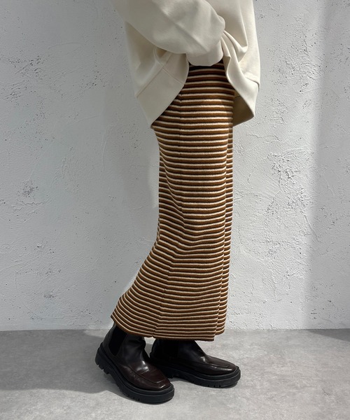 apres jour mignon（アプレジュールミニョン）の「ニットボーダーロングスカート【ZOZOTOWN限定アイテム】（スカート・レディース・ダークブラウン/ブラック系その他/グリーン系その他・X-LARGE/MEDIUM/SMALL）」の14枚目の写真