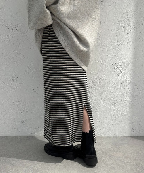 apres jour mignon（アプレジュールミニョン）の「ニットボーダーロングスカート【ZOZOTOWN限定アイテム】（スカート・レディース・ダークブラウン/ブラック系その他/グリーン系その他・X-LARGE/MEDIUM/SMALL）」の7枚目の写真