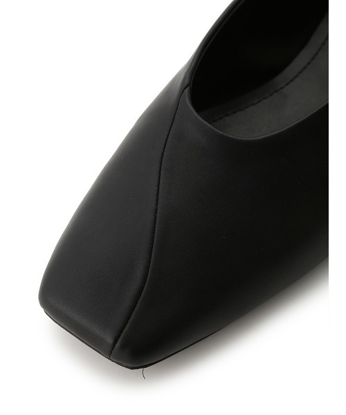 emmi（エミ）の「【emmi atelier】ウエーブカットバブーシュ（パンプス・レディース・ブラック・23.5cm/24.5cm/22.5cm）」の5枚目の写真