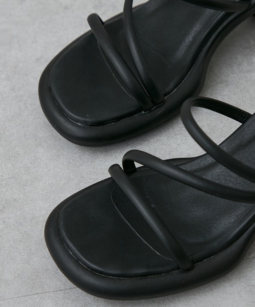 Kastane(カスタネ)の「【新色追加】チャンキーヒールサンダル(サンダル・レディース・ブラック/アイボリー・38/36/37)」の11枚目の写真