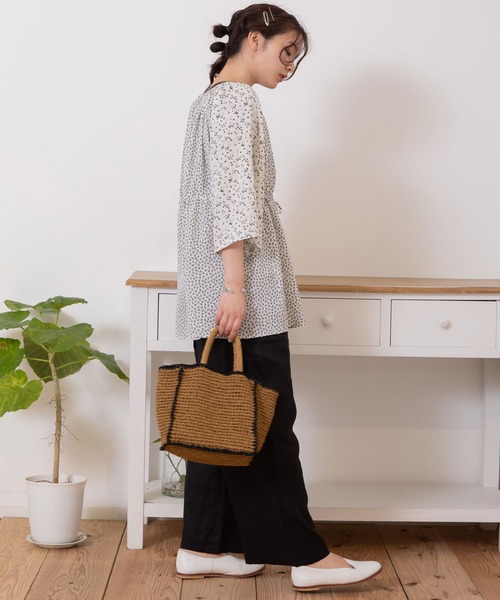POU DOU DOU(プードゥドゥ)の「シフォンプリントミックスリボンフレア袖ブラウス(シャツ/ブラウス・レディース・ブラック/アイボリー/ブラウン・3)」の14枚目の写真