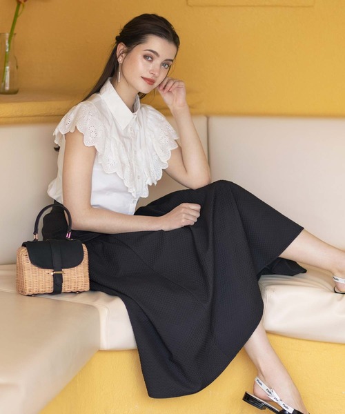 NOELA(ノエラ)の「エンボススカート(スカート・レディース・ブラック/ベージュ/オフホワイト・フリー)」の2枚目の写真