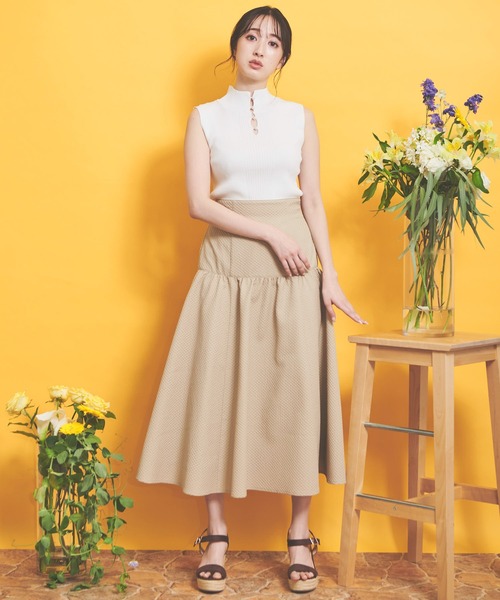 NOELA(ノエラ)の「エンボススカート(スカート・レディース・ブラック/ベージュ/オフホワイト・フリー)」の13枚目の写真