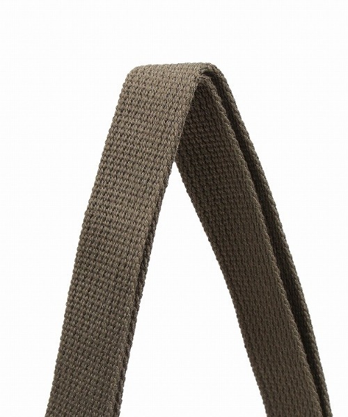 Champion（チャンピオン）の「Champion チャンピオン ハミル タテ型ショルダーバッグ 63652（ショルダーバッグ・レディース・ベージュ/ブラック/カーキ・FREE）」の6枚目の写真