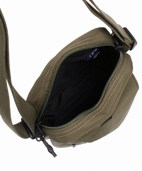 Champion（チャンピオン）の「Champion チャンピオン ハミル タテ型ショルダーバッグ 63652（ショルダーバッグ・レディース・ベージュ/ブラック/カーキ・FREE）」の10枚目の写真