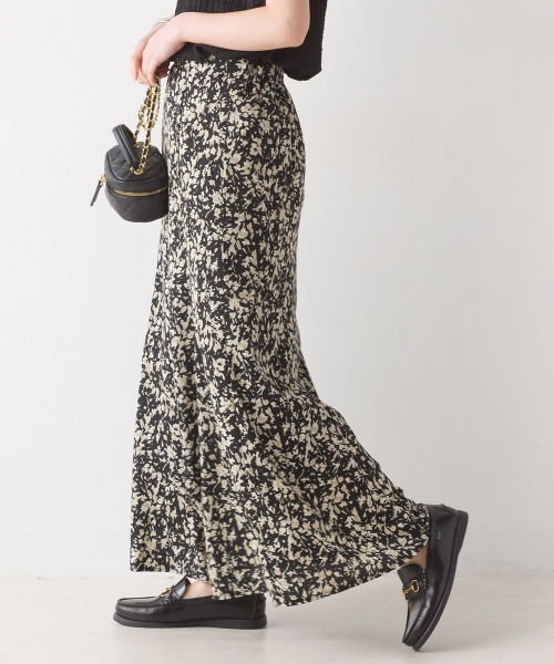 OMNES（オムネス）の「シフォンジョーゼットフラワーマーメイドスカート（スカート・レディース・サックスブルー/ブラック・FREE）」の2枚目の写真