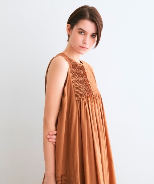 three dots（スリードッツ）の「コットンローン ピンタック