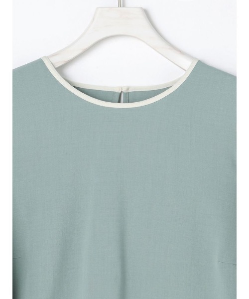 Perfect Suit FActory（パーフェクトスーツファクトリー）の「【セットアップ可能】バイカラーパイピング　ブラウス　ベージュ/グリーン（シャツ/ブラウス・レディース・ベージュ/ライトグリーン・M/L/S）」の11枚目の写真