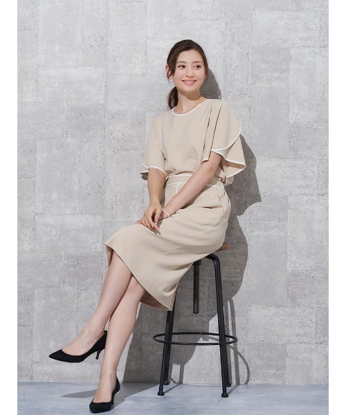 Perfect Suit FActory（パーフェクトスーツファクトリー）の「【セットアップ可能】バイカラーパイピング　ブラウス　ベージュ/グリーン（シャツ/ブラウス・レディース・ベージュ/ライトグリーン・M/L/S）」の17枚目の写真