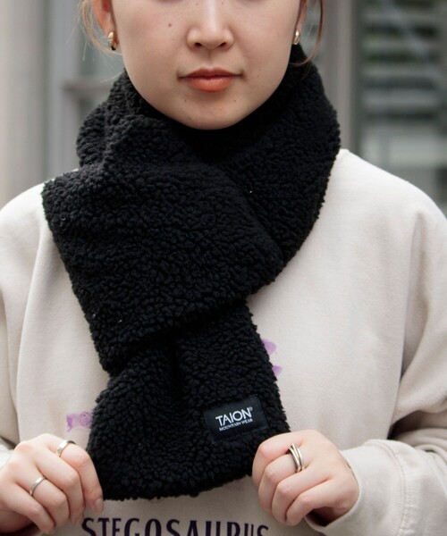 TAION（タイオン）の「【TAION/タイオン】GLOSTER別注 ボアリバーシブルマフラー ダウンマフラー（マフラー・メンズ・グレー/ブラック/オリーブ/ホワイト/ベージュ/オレンジ・FREE）」の12枚目の写真