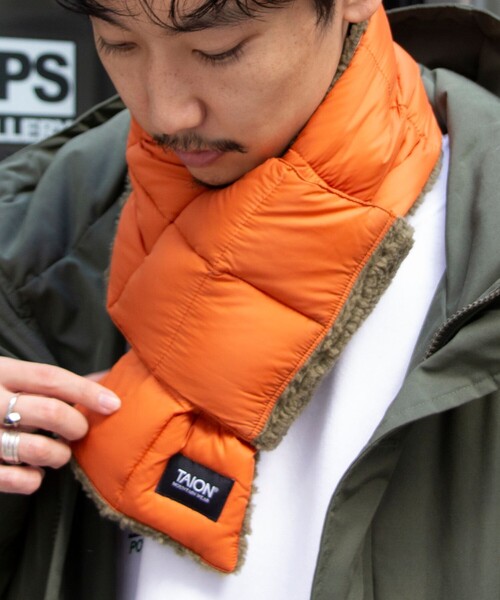 TAION（タイオン）の「【TAION/タイオン】GLOSTER別注 ボアリバーシブルマフラー ダウンマフラー（マフラー・メンズ・グレー/ブラック/オリーブ/ホワイト/ベージュ/オレンジ・FREE）」の11枚目の写真