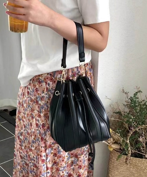 MAISON BREEZE(メゾンブリーズ)の「【MAISON BREEZE】巾着ミニショルダー KNF025(ショルダーバッグ・レディース・アイボリー/ブラック/ベージュ・FREE)」の3枚目の写真