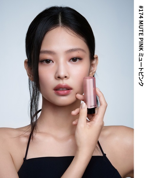 HERA（ヘラ）の「センシュアルヌードバーム（口紅/リップティント/グロス・レディース・279 ムーディー/101 ハラペーニョ/460 ハーモニー/174 ミュートピンク/94 スウィング/112 ボーンフリー/429 ネイキッドアーモンド/356 テンプティングレッド・FREE）」の18枚目の写真