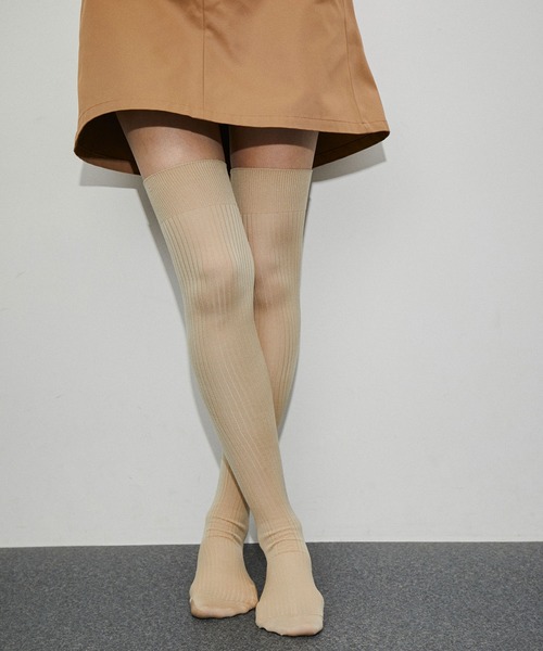 ADAM ET ROPE'(アダムエロペ)の「リブニーハイソックス(ソックス/靴下・レディース・キナリ/オリーブ/ブラック・FREE)」の2枚目の写真