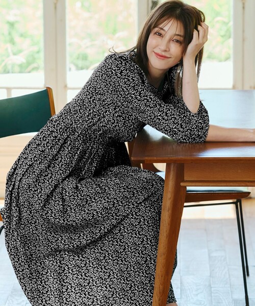 【大きいサイズ】パフスリーブプリーツワンピース（ワンピース）｜Tiaclasse（ティアクラッセ）