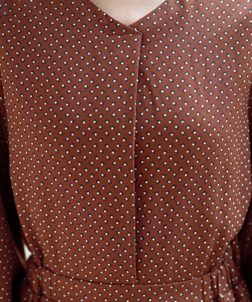 【大きいサイズ】パフスリーブプリーツワンピース（ワンピース）｜Tiaclasse（ティアクラッセ）