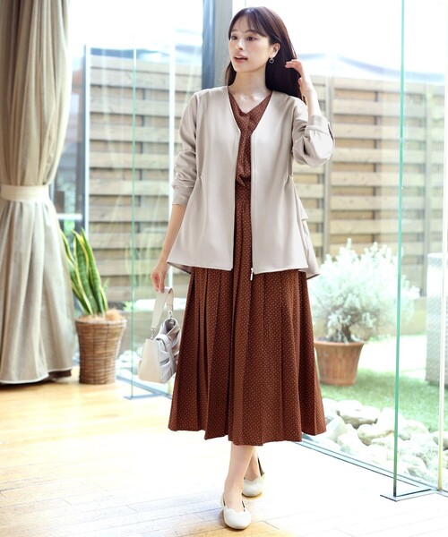 【大きいサイズ】パフスリーブプリーツワンピース（ワンピース）｜Tiaclasse（ティアクラッセ）