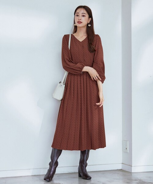 【大きいサイズ】パフスリーブプリーツワンピース（ワンピース）｜Tiaclasse（ティアクラッセ）