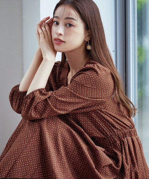 【大きいサイズ】パフスリーブプリーツワンピース（ワンピース）｜Tiaclasse（ティアクラッセ）