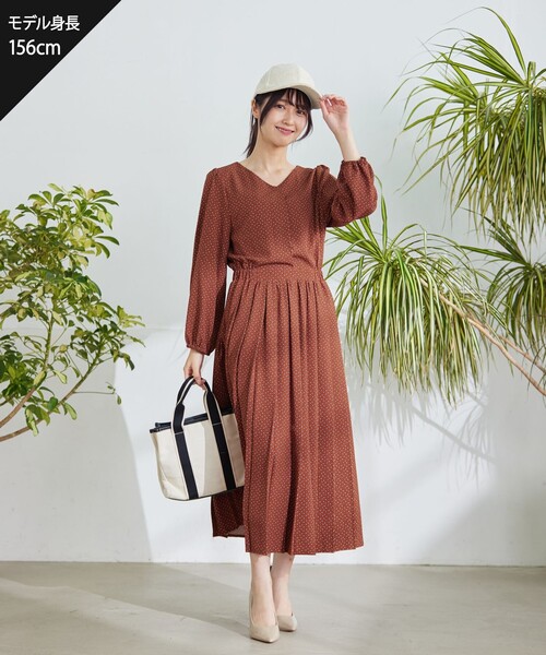 【大きいサイズ】パフスリーブプリーツワンピース（ワンピース）｜Tiaclasse（ティアクラッセ）