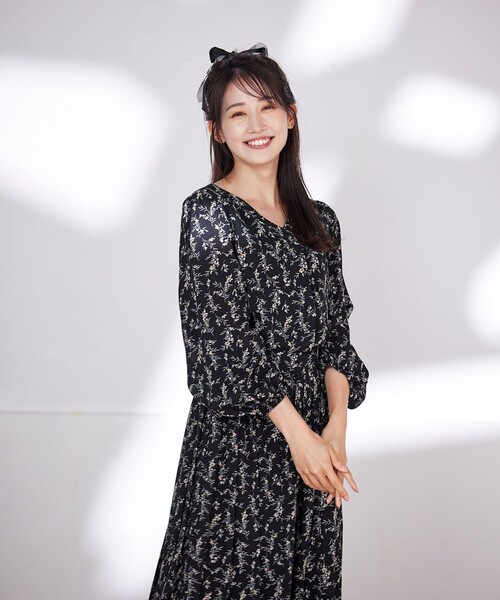 【大きいサイズ】パフスリーブプリーツワンピース（ワンピース）｜Tiaclasse（ティアクラッセ）