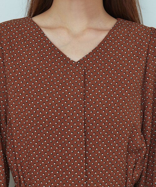 【大きいサイズ】パフスリーブプリーツワンピース（ワンピース）｜Tiaclasse（ティアクラッセ）