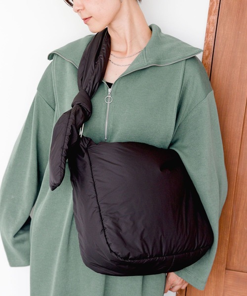 LEPSIM（レプシィム）の「撥水ナイロン斜めがけショルダー　973998（ショルダーバッグ・レディース・ライトカーキ/アイボリー/ブラック・ONE SIZE）」の8枚目の写真