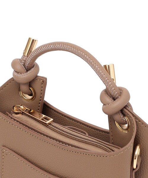 SHIPS（シップス）の「* パーテーション スマホ ショルダー ◇（ショルダーバッグ・レディース・ワイン/ライトグレー/ブラック/ベージュ/シルバー・ONE SIZE）」の12枚目の写真